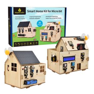 El Keyestudio Smart Home – micro:bit con MicroBlocks es un kit para domótica educativa que simula una casa inteligente con sensores y actuadores reales. Permite medir temperatura, humedad, luz, presencia y gas; además, muestra datos en LCD y acciona LEDs, servos, motores y zumbador. Todo se programa de forma visual con MicroBlocks, ideal para iniciar a tu alumnado (o club maker) sin barreras de sintaxis.